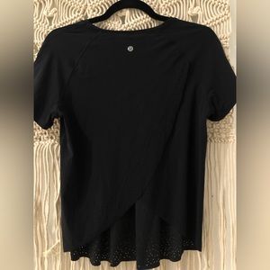 Lululemon Quick Pace Short Sleeve Size 6
